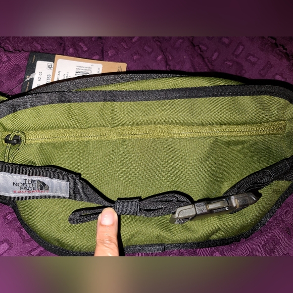 The North Face Hip Pack - Picture 3 of 16